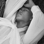 пожилой человек не спит